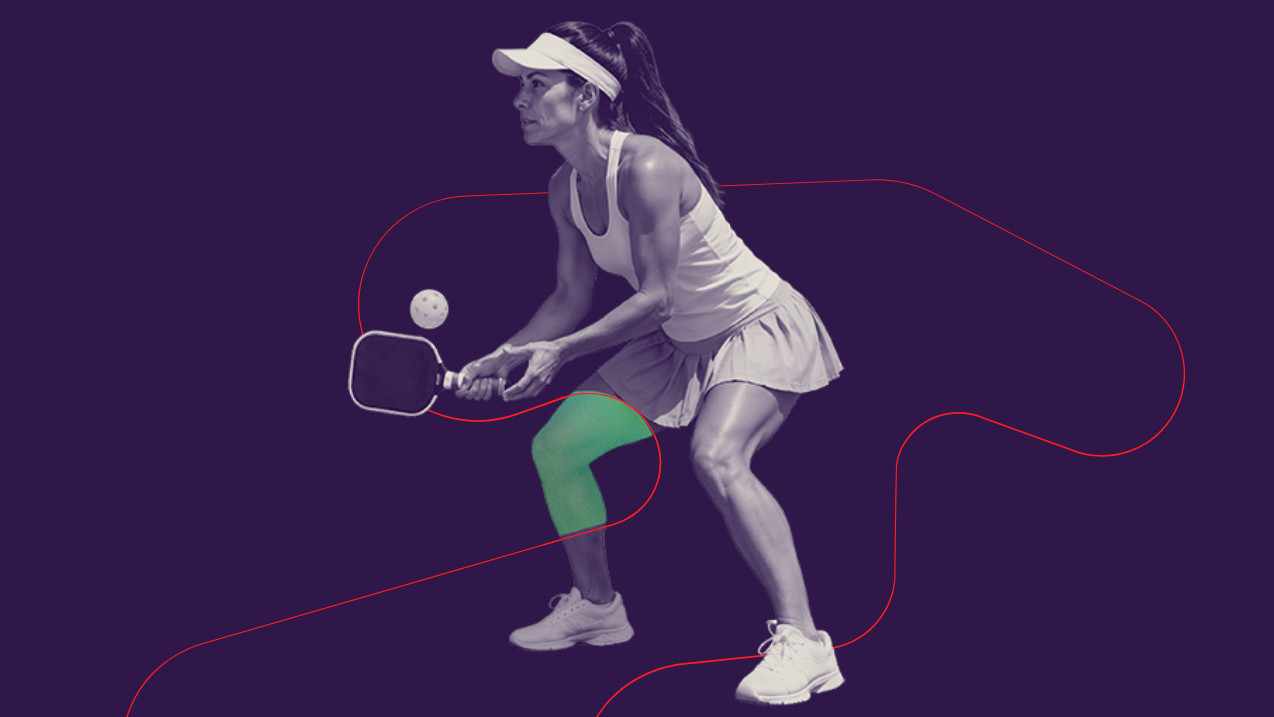 woman playing tennis
