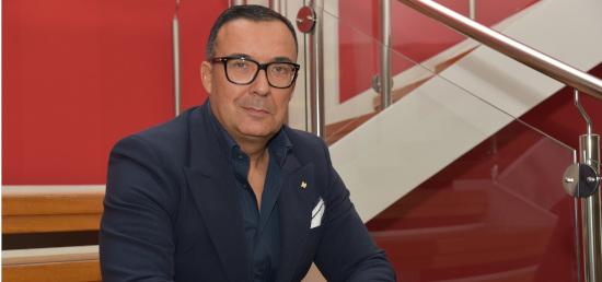 Mann mit Brille